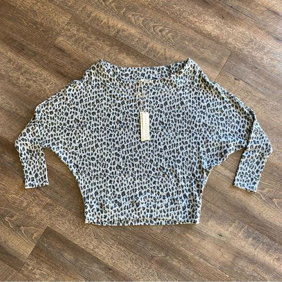 LOVESTITCH Leopard Top Dolman Sleeve Sweater NEW Small Grey Soft - Picture 3 of 10